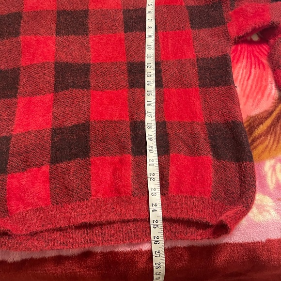 Cyrus Red and black fuzzy sweater | S - Picture 5 of 7